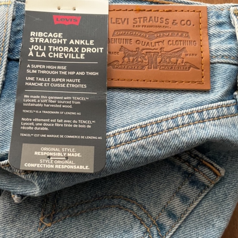 Levis Ribcage Straight - Picture 10 of 12